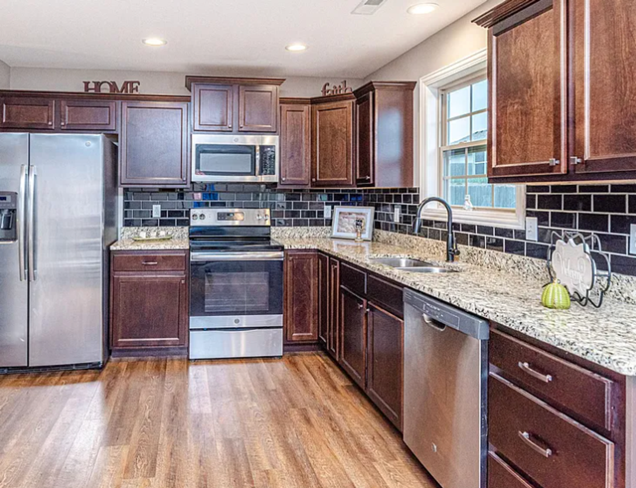 3505 Yellowwood Dr - Photo 4 of 12