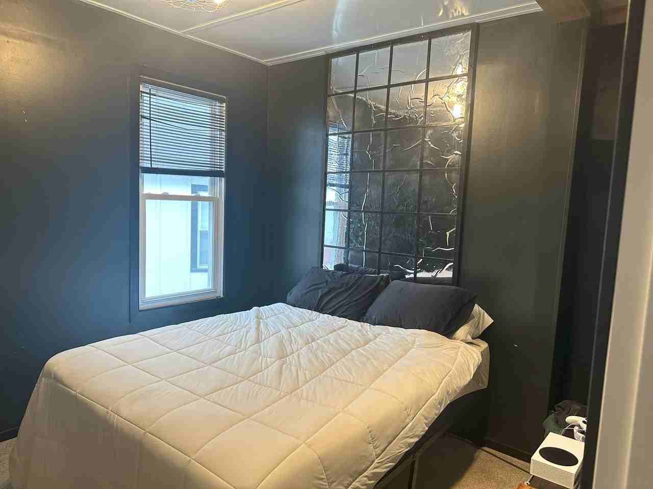 2403 S Kinnickinnic Ave - Photo 2 of 17