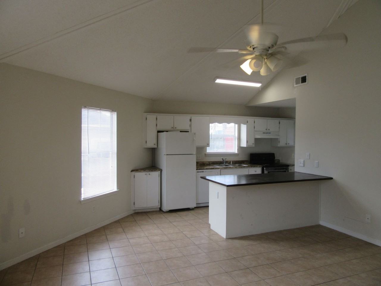 1401 Gulf Avenue #7 - Photo 3 of 11