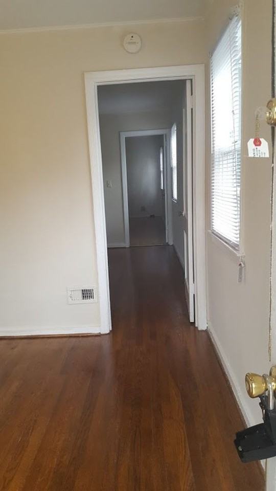 1401 Underwood Ave - Photo 3 of 6