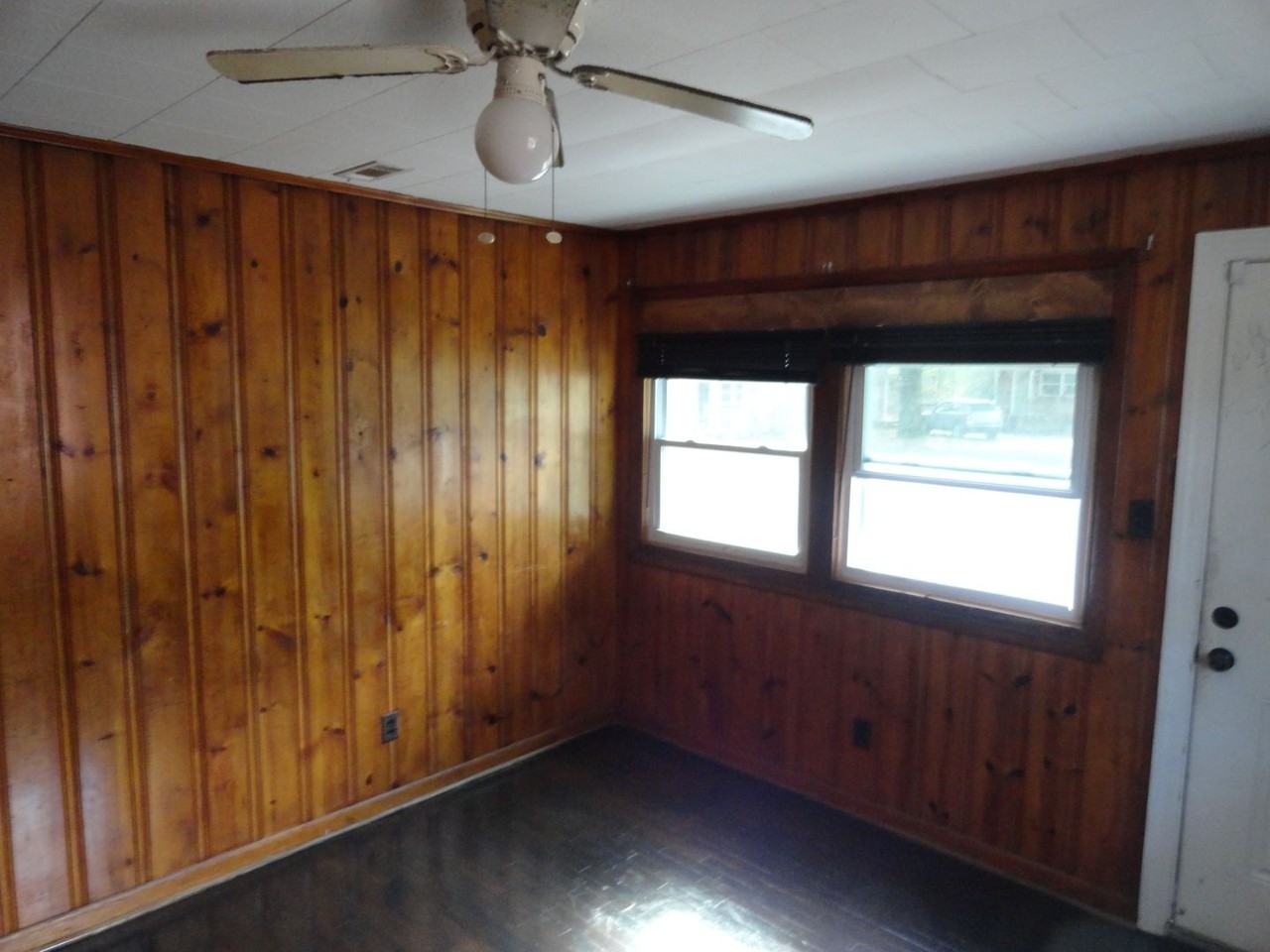 320 Old Shaw Rd - Photo 2 of 13