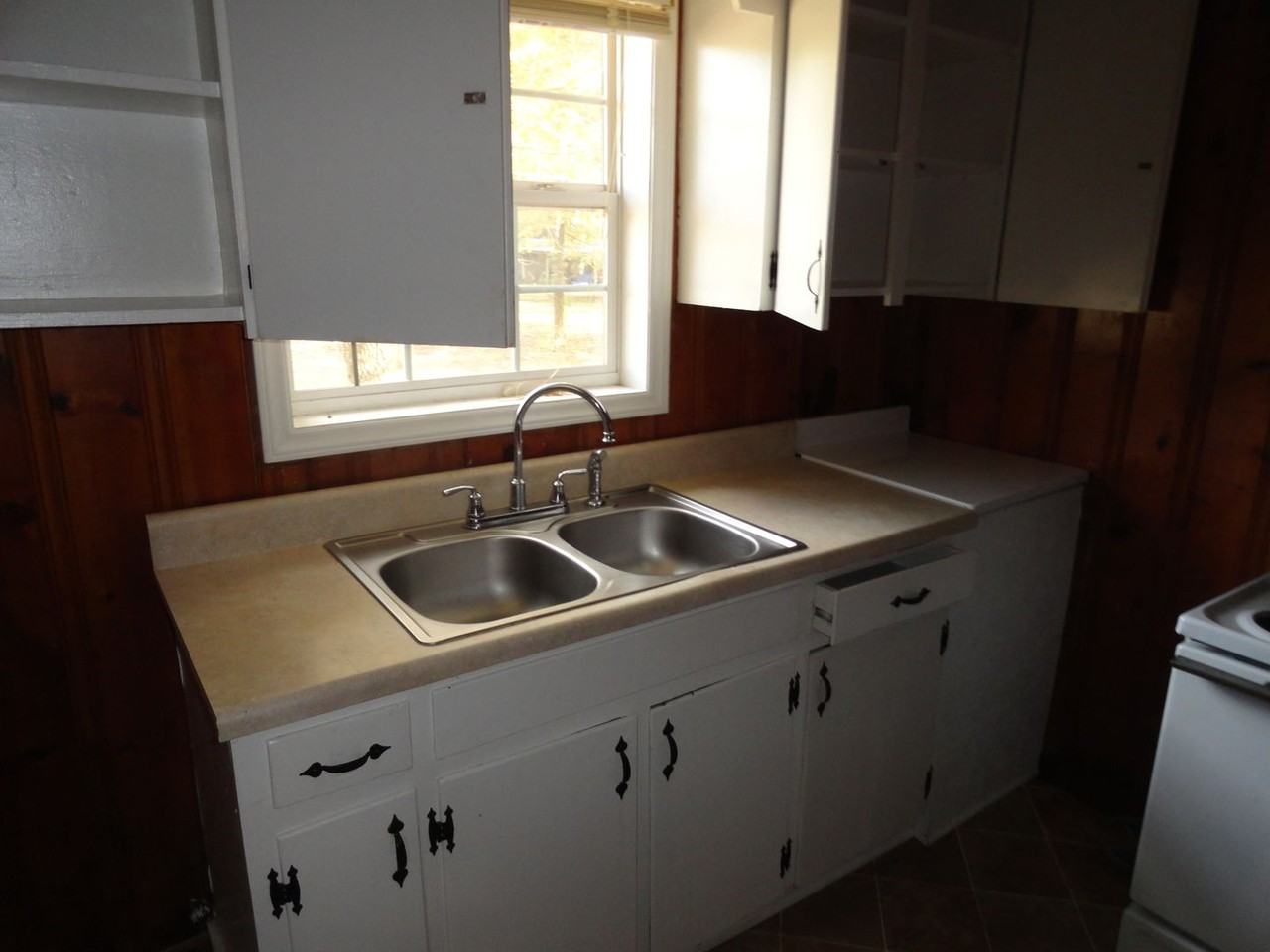 320 Old Shaw Rd - Photo 7 of 13