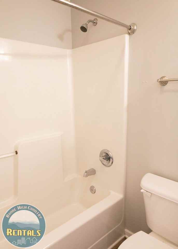 Trapper's Keep 3 - Photo 2 of 15