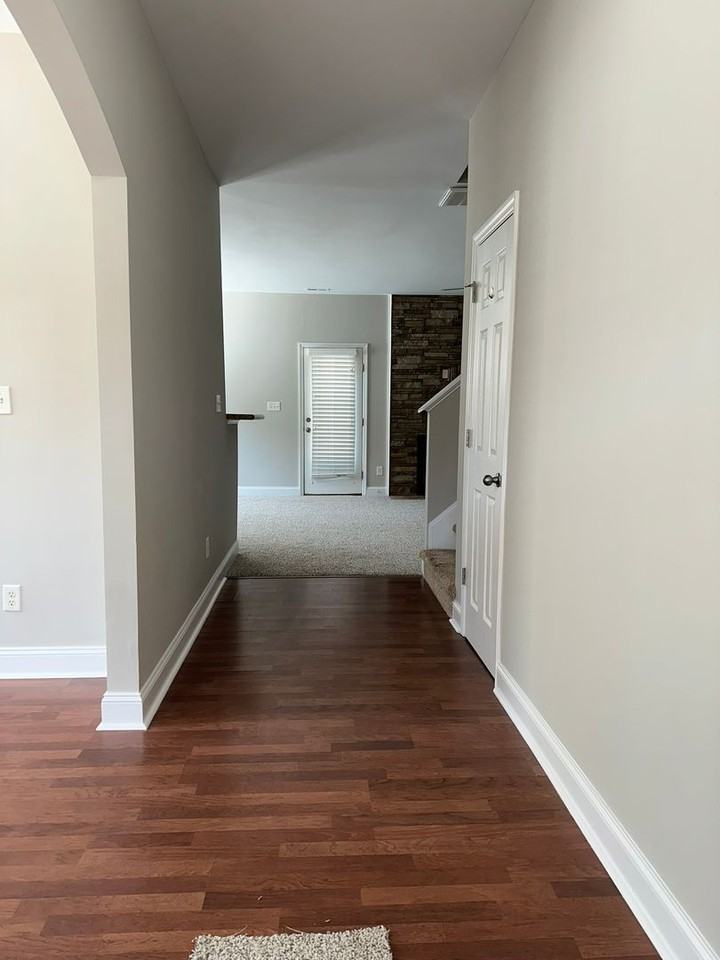 428 Satterfield Dr - Photo 4 of 27