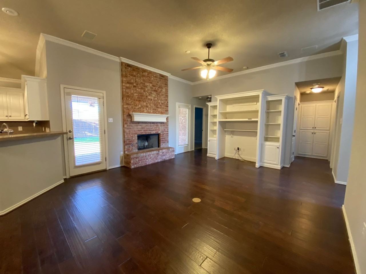 1924 77th Pl - Photo 2 of 14