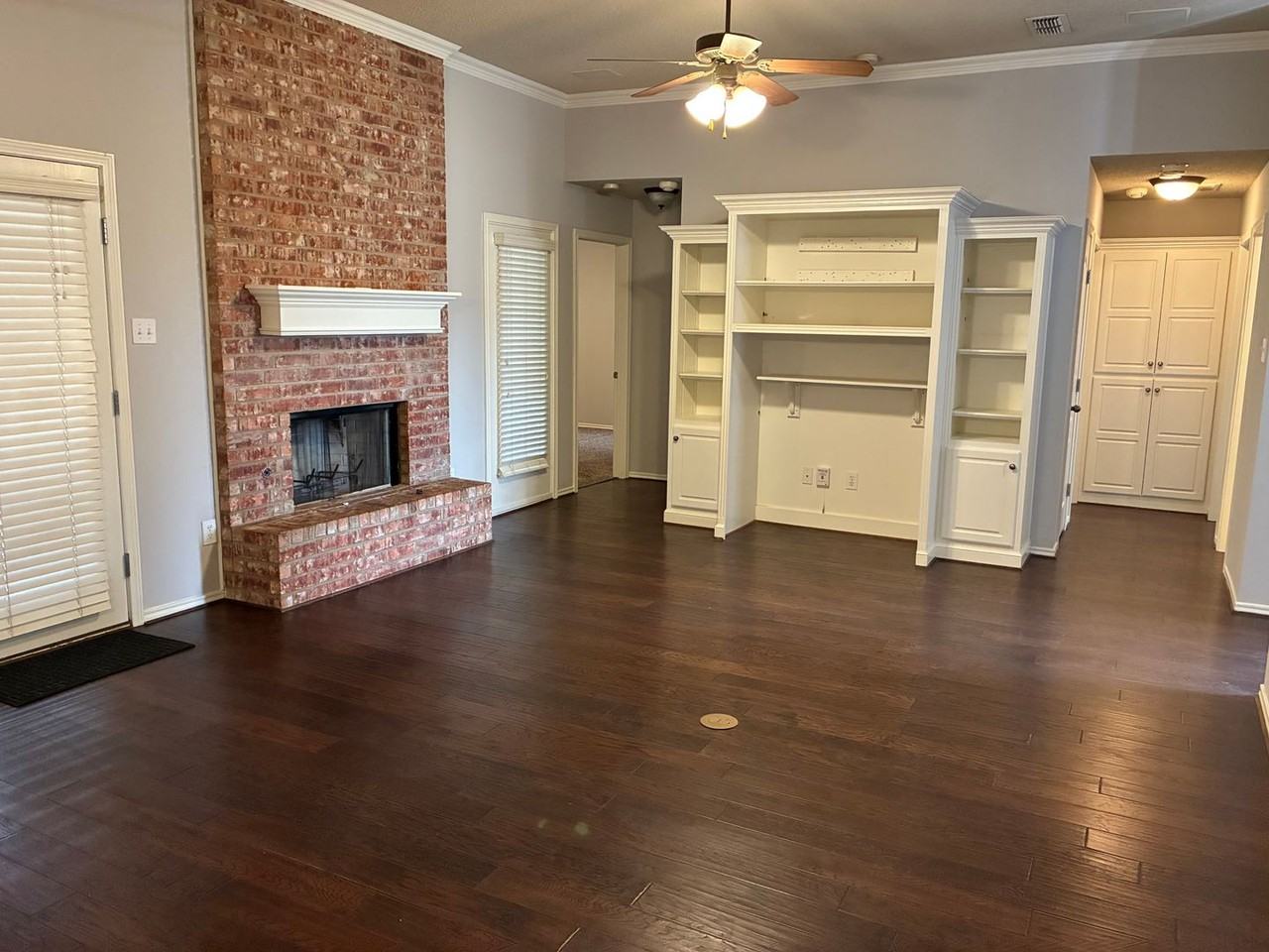 1924 77th Pl - Photo 3 of 14