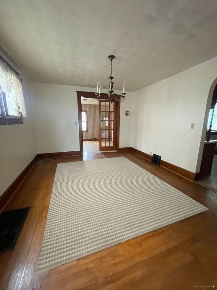 254 Western Avenue - Photo 5 of 10