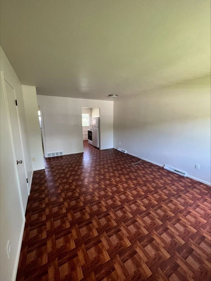 1331 Balsam Ave #3 - Photo 2 of 7