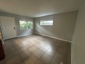 Fantastic 1/1 unit in central Sarasota, near 41 and beaches! - Photo 1 of 1