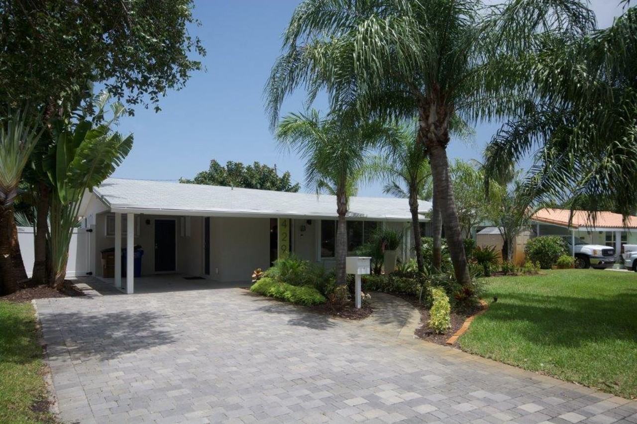 429 Southeast 2nd Court - Photo 2 of 33