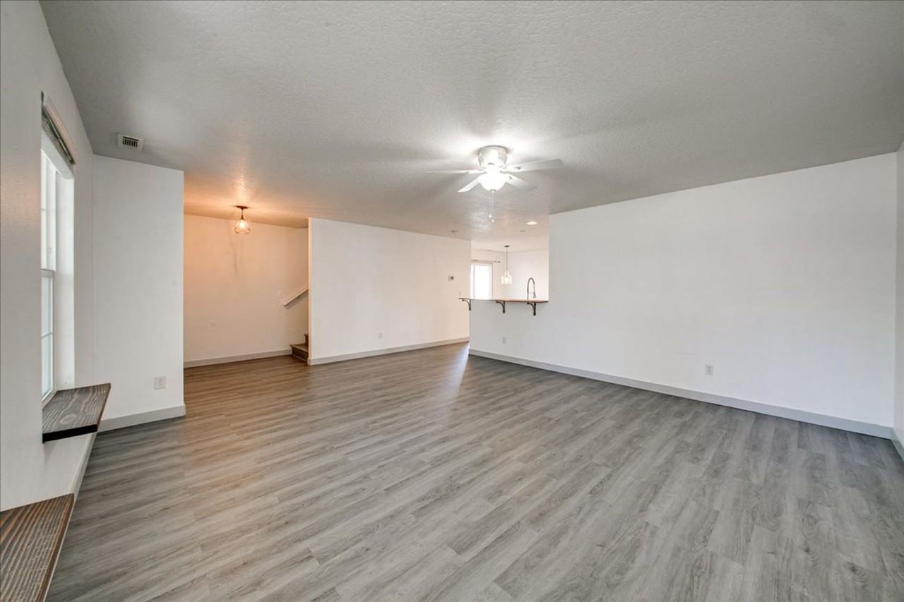 9482 W Portola Dr - Photo 4 of 29
