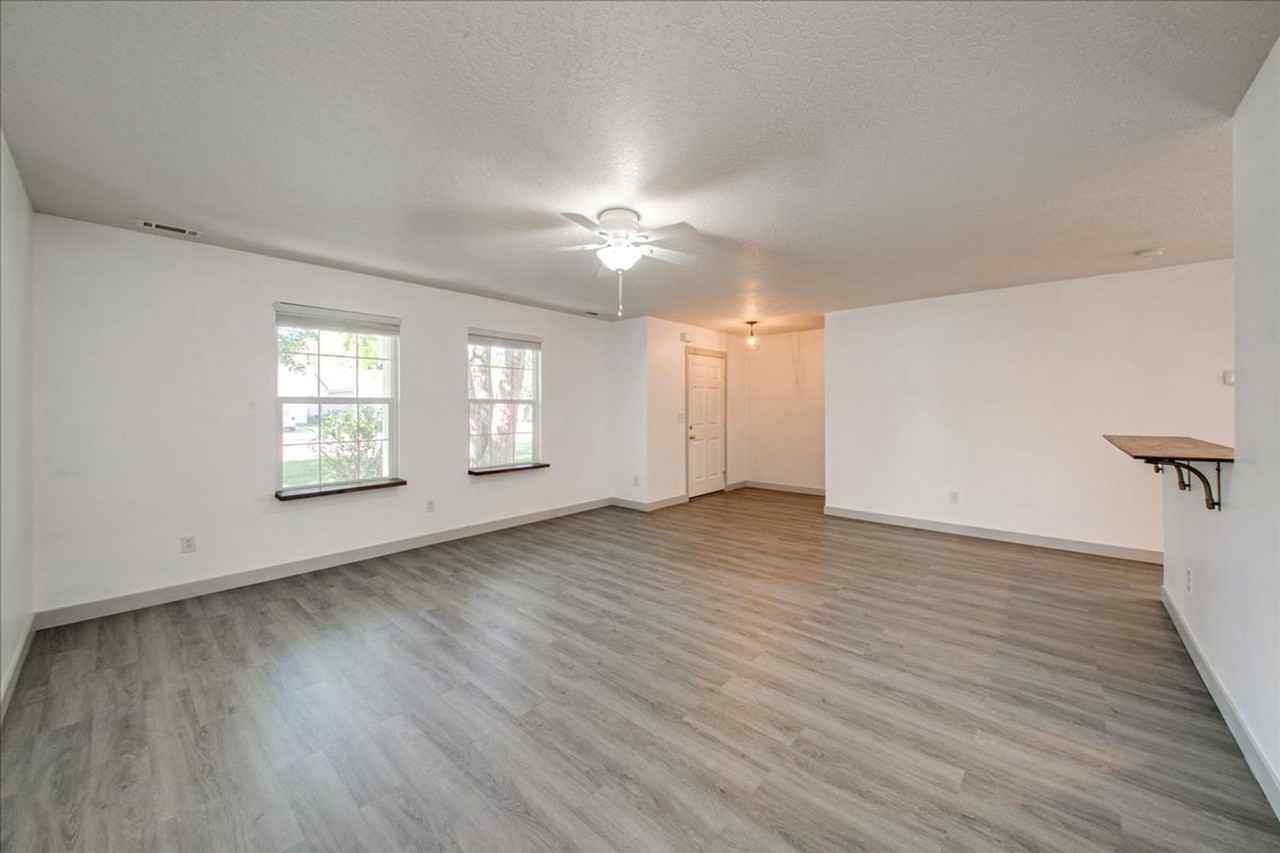 9482 W Portola Dr - Photo 5 of 29