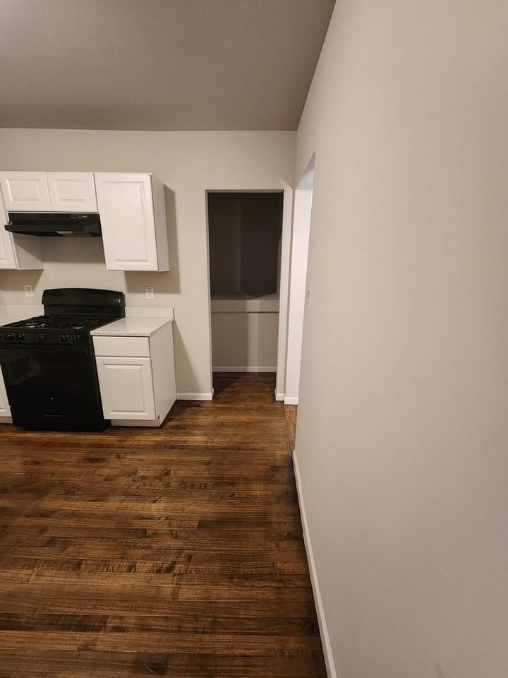 351 Porter St - Photo 3 of 20