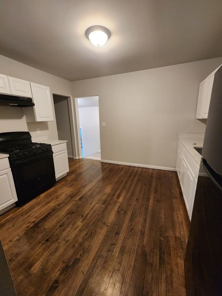 351 Porter St - Photo 4 of 20