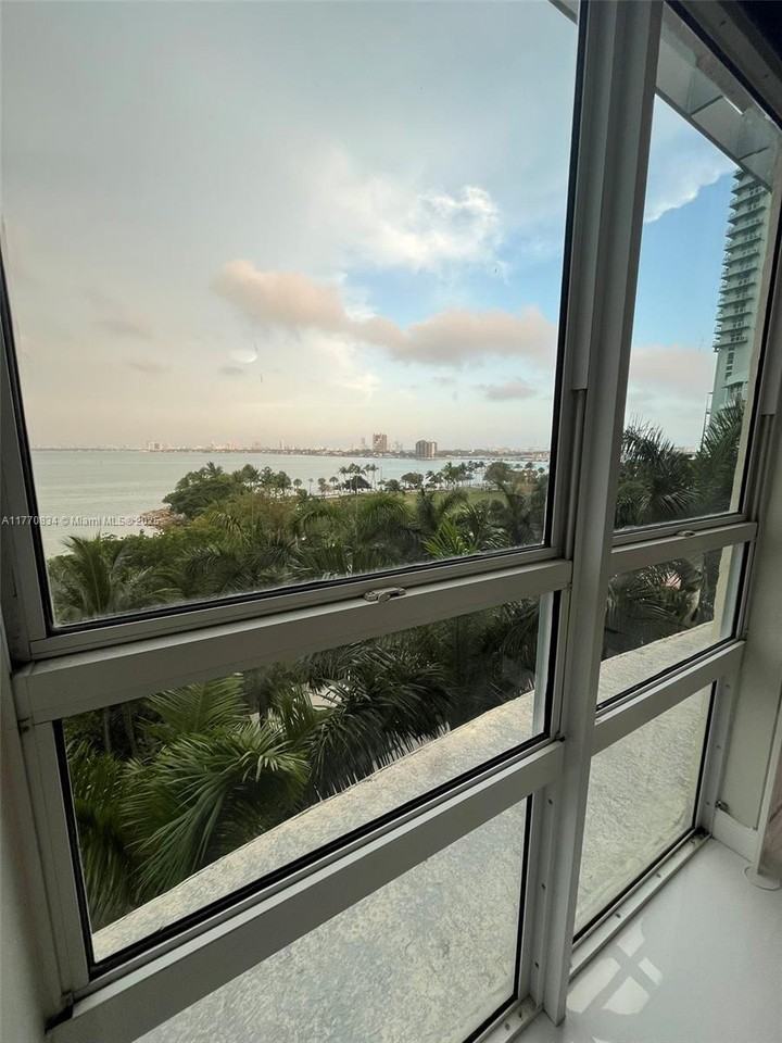 2000 N Bayshore Dr #616 - Photo 6 of 22