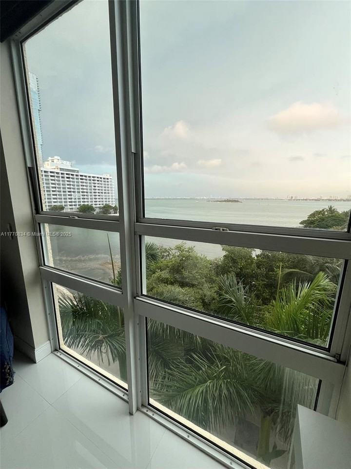 2000 N Bayshore Dr #616 - Photo 7 of 22