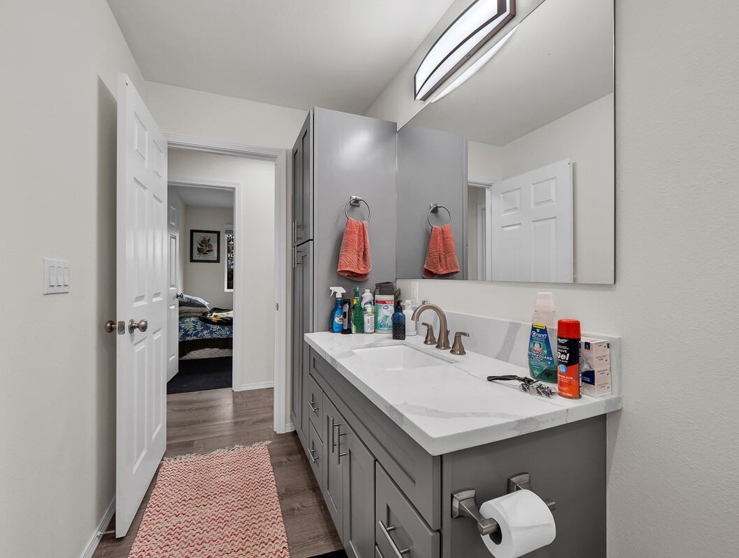 16-2063 Azure Dr Rm 3 #2 - Photo 2 of 11