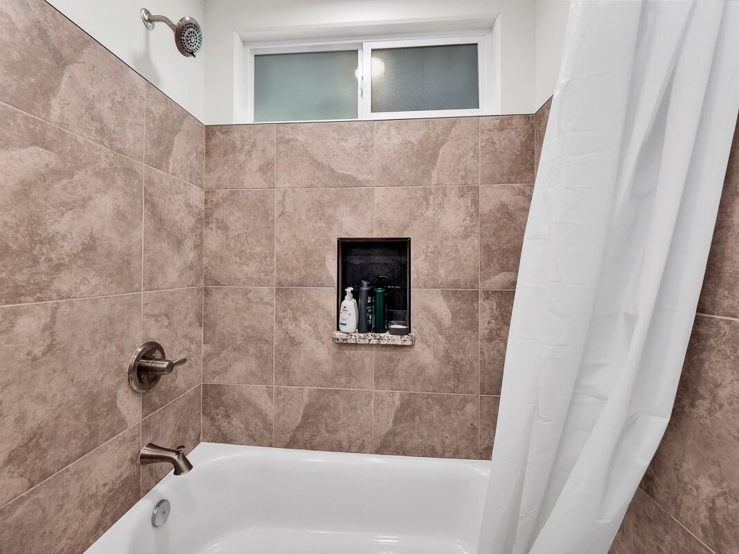 16-2063 Azure Dr Rm 3 #2 - Photo 3 of 11