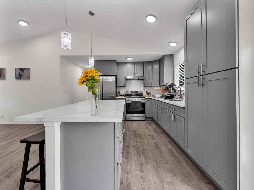 16-2063 Azure Dr Rm 3 #2 - Photo 4 of 11