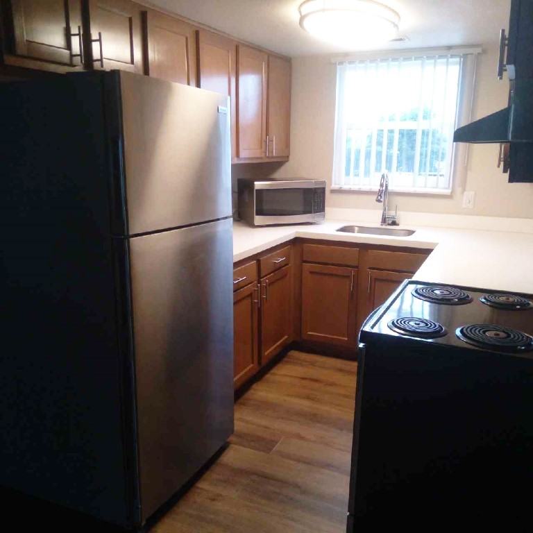 14389 Montview Blvd - Photo 3 of 16