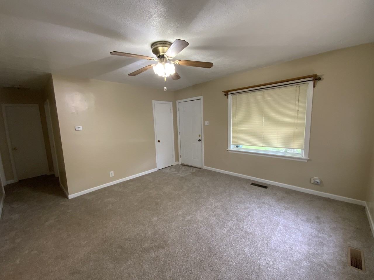 409 Chester Ave #NA - Photo 2 of 17