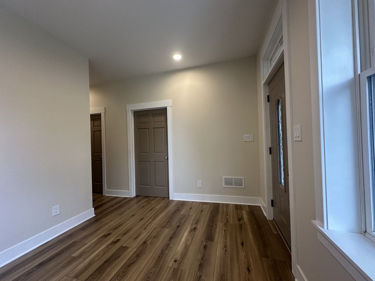 242 E 2nd St #1stFL - Photo 2 of 19