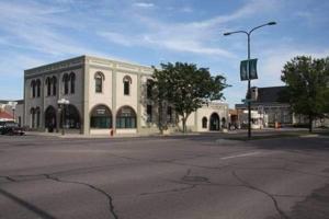 featured image of 26 N Broadway St #6