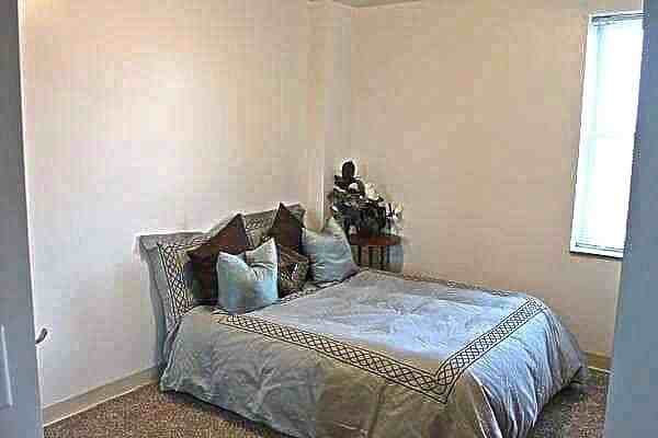26 N Broadway St #6 - Photo 5 of 11
