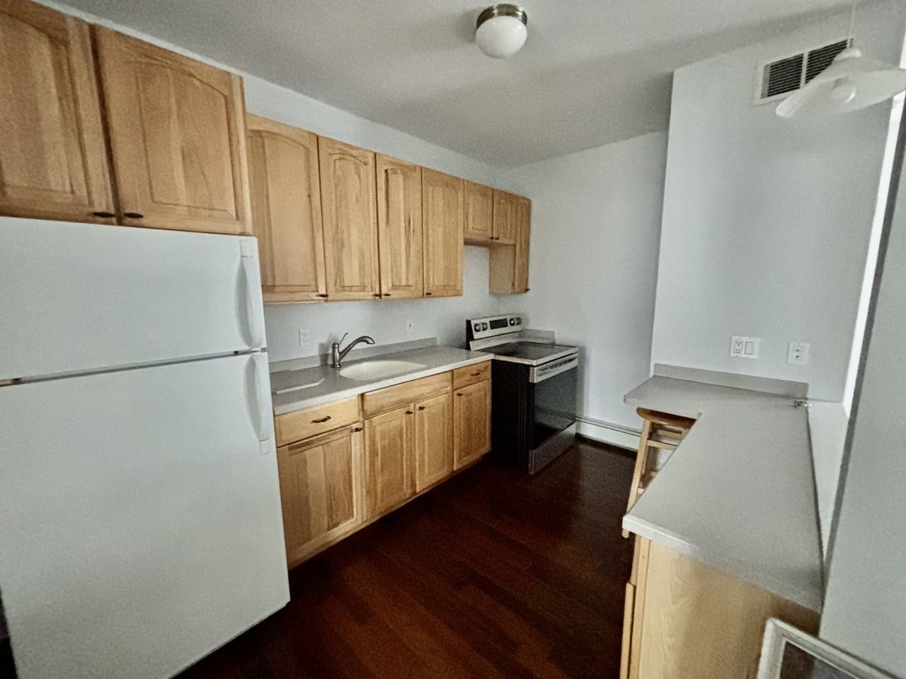 554 East Park Avenue #2 - Photo 2 of 7