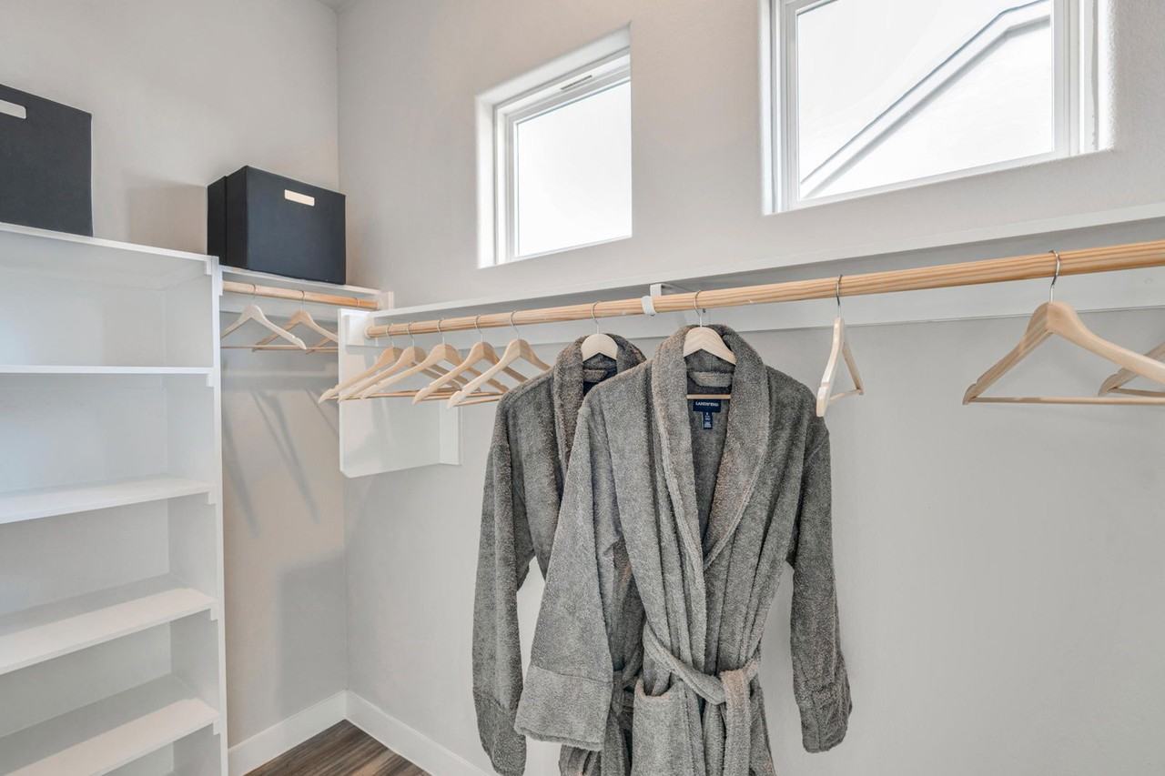 5553 Lockhart Ln - Photo 7 of 8