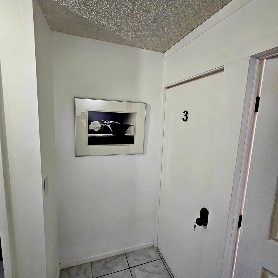 Nw 7th Ave - Photo 4 of 8