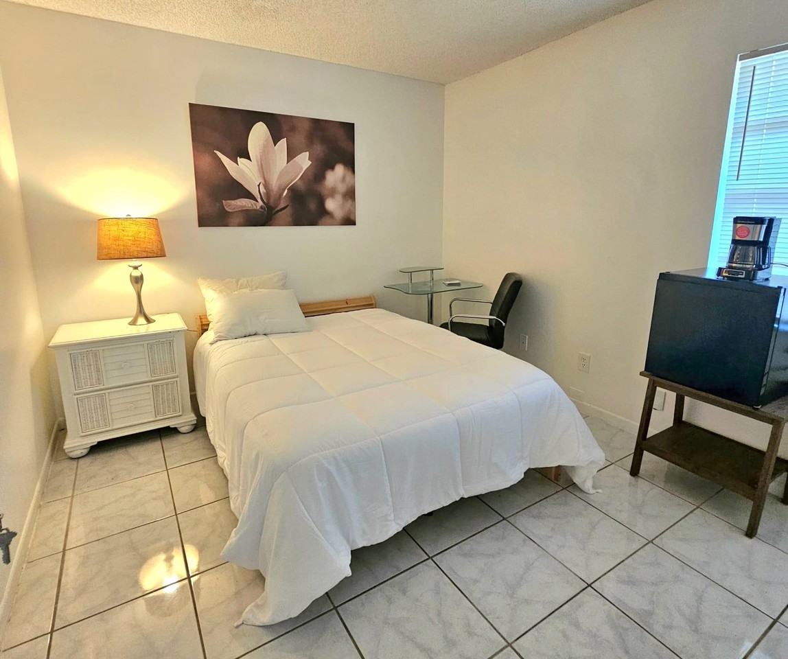 Nw 7th Ave - Photo 7 of 8