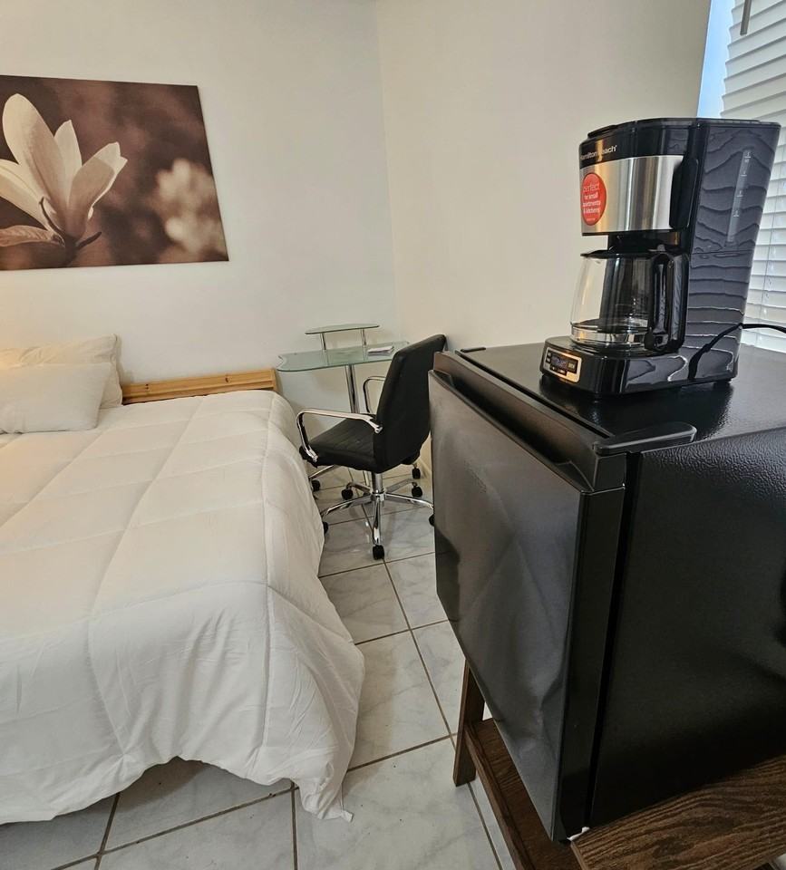 Nw 7th Ave - Photo 6 of 8