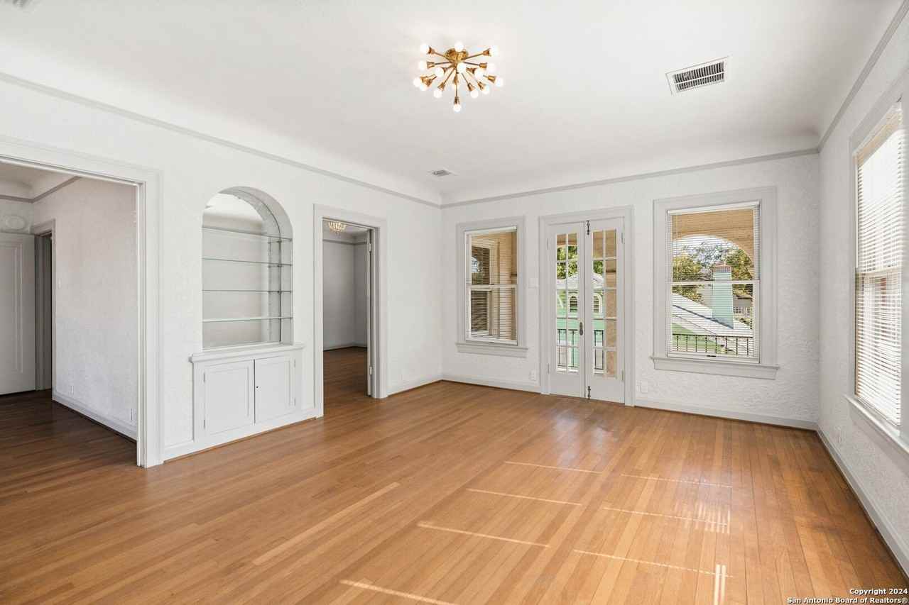 331 W Elsmere Pl - Photo 5 of 28