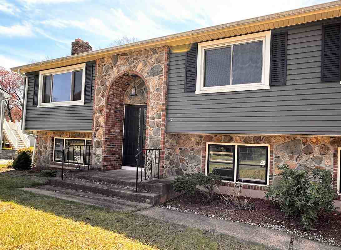 37 Woodmont Dr - Photo 3 of 5