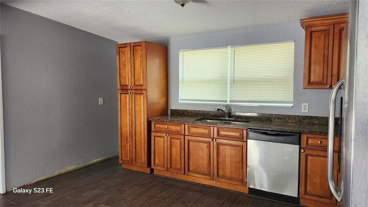 4014 Mango Avenue - Photo 3 of 13