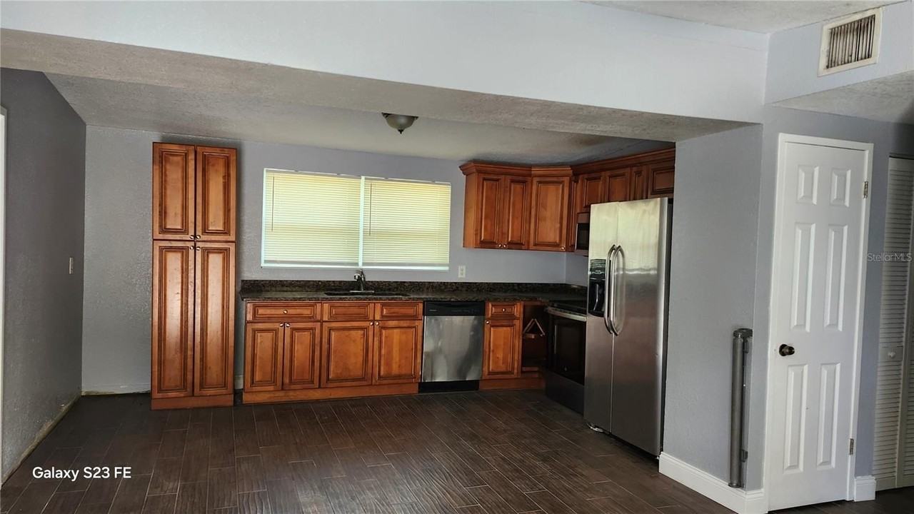 4014 Mango Avenue - Photo 4 of 13