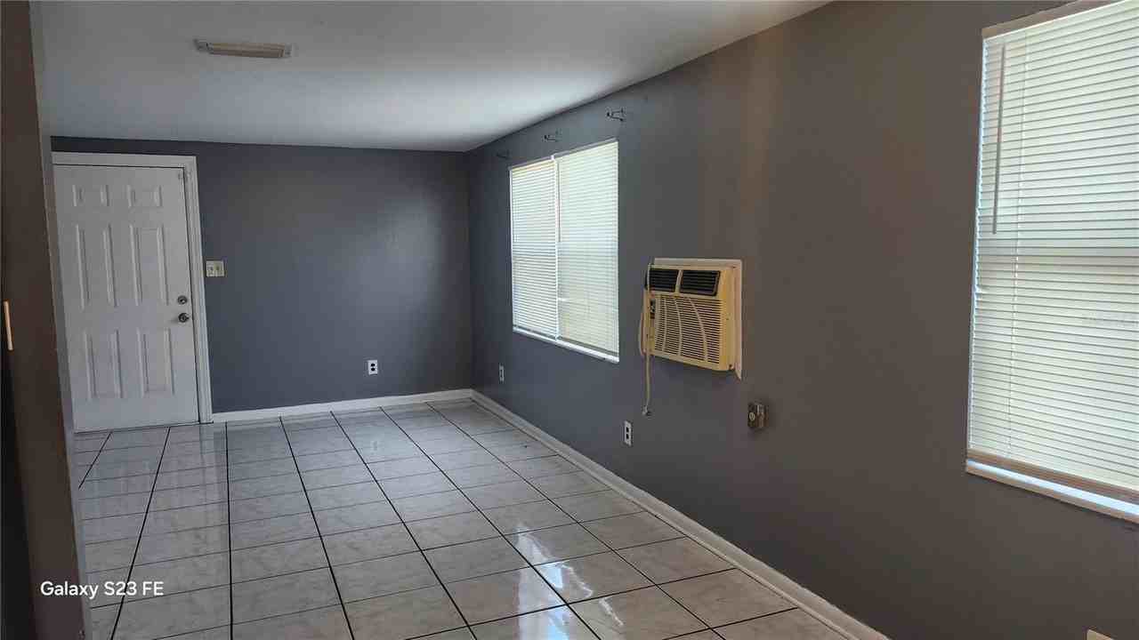 5016 South 85th Street - Photo 4 of 11