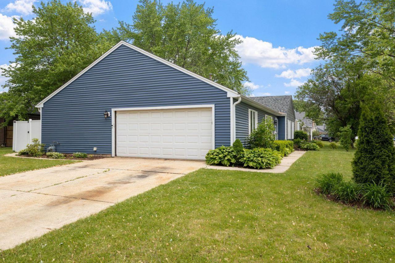 2 Afton Dr - Photo 2 of 24