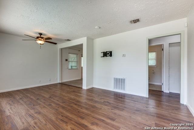 411 Blakeley Drive - Photo 3 of 12