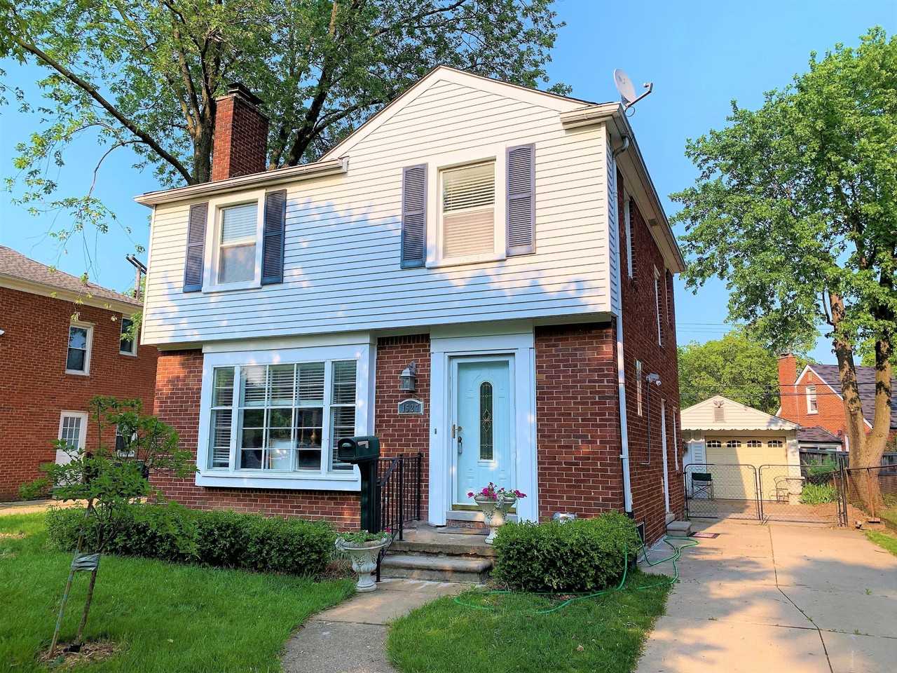 1527 S Eton St - Photo 2 of 41