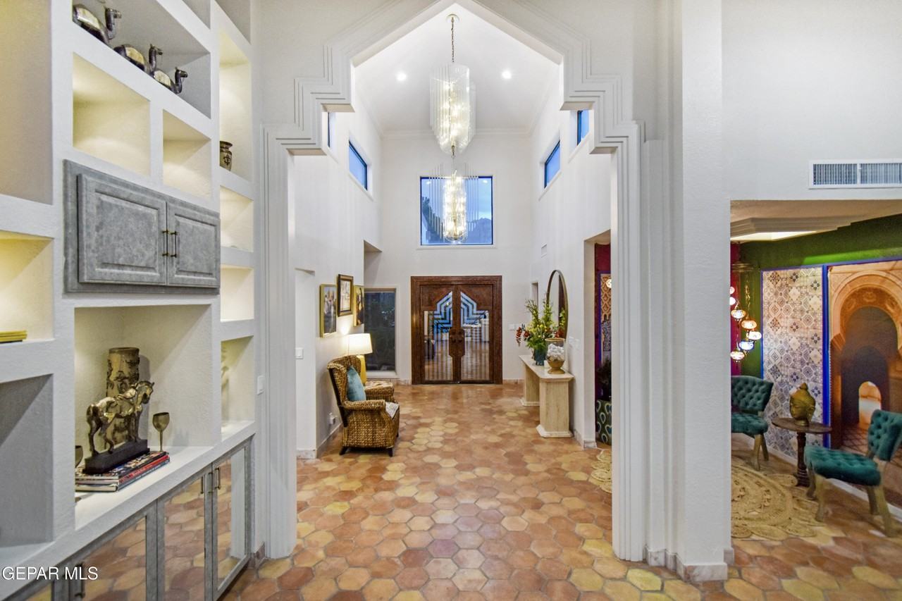 508 Canyon Springs Dr - Photo 6 of 50