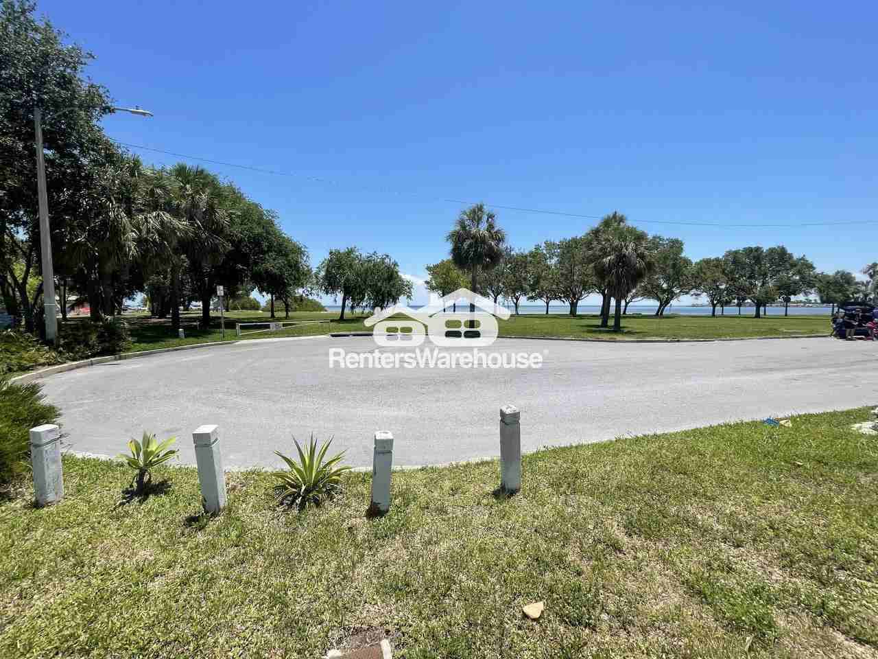 1505 Beach Dr Se - Photo 3 of 22