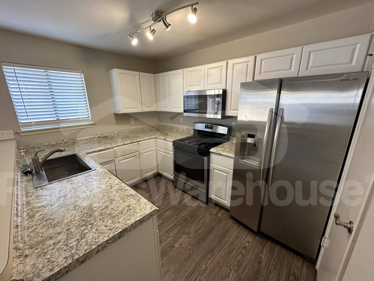 11921 Sky West Drive - Photo 5 of 30