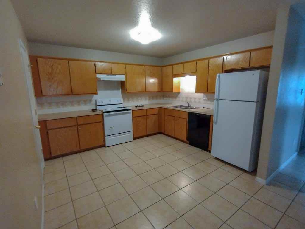 1619 Pima Trail #B - Photo 3 of 7