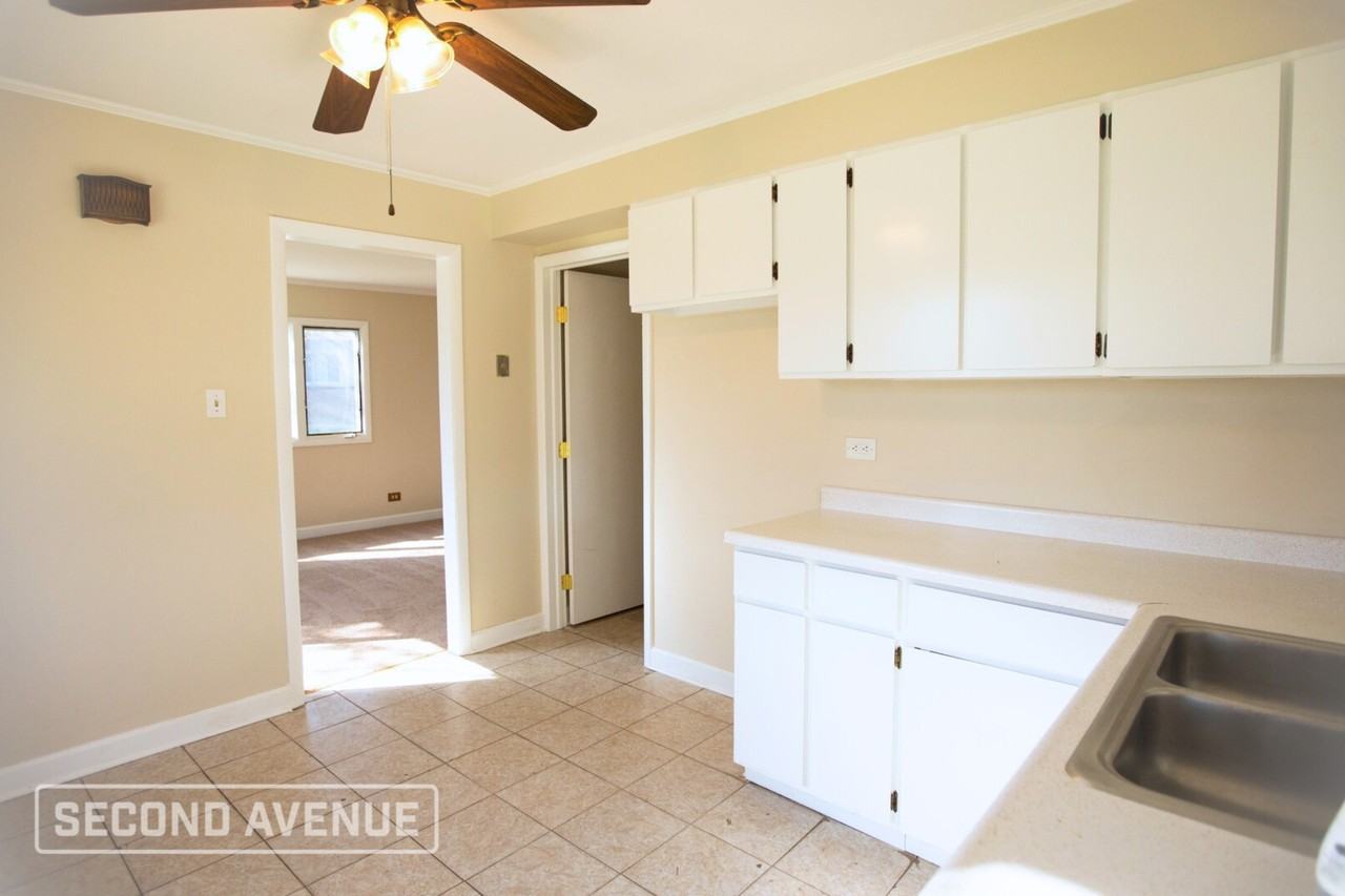 490 Shabbona Dr - Photo 2 of 10