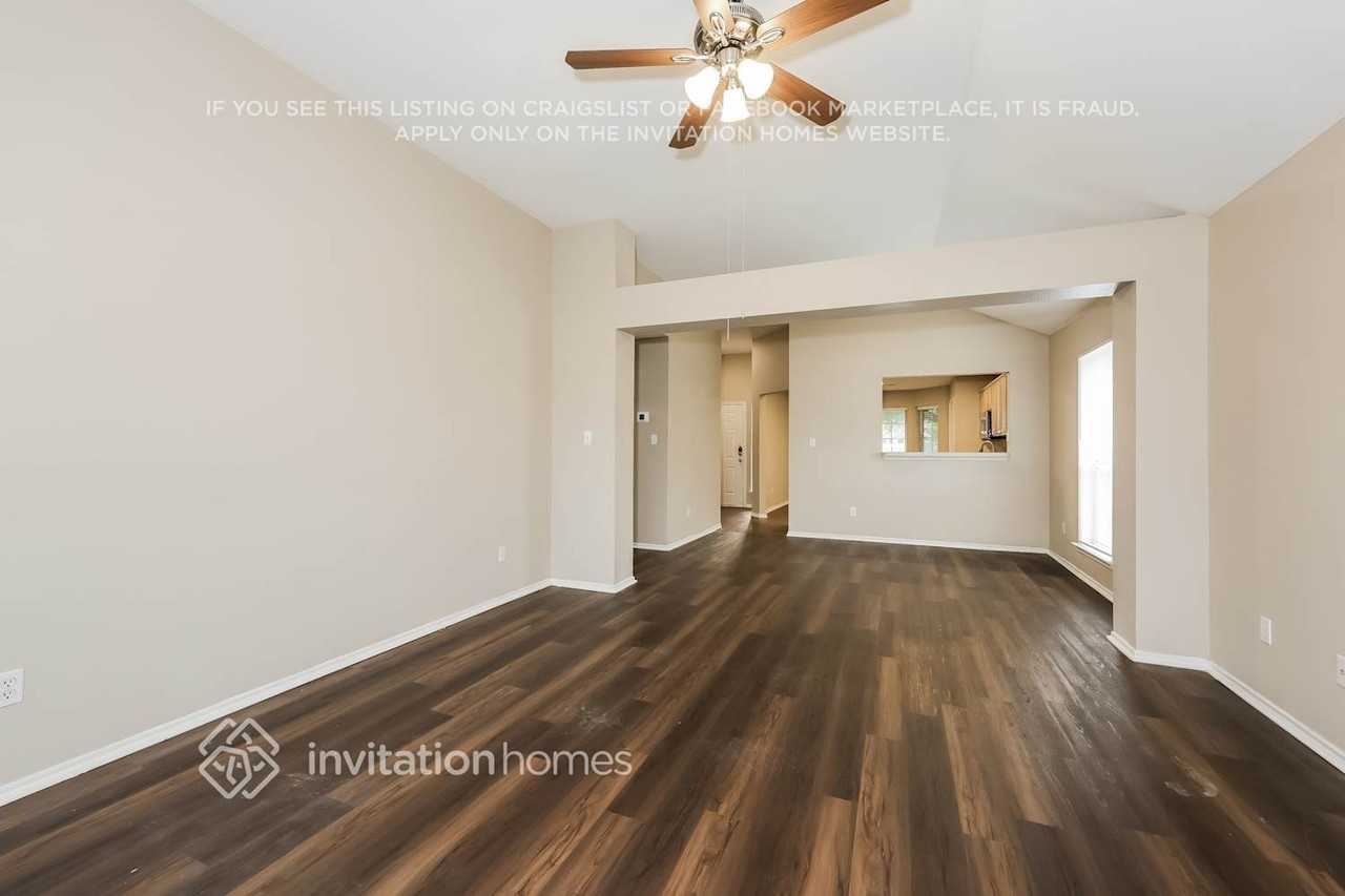 6902 Evening Shade Ln - Photo 5 of 17