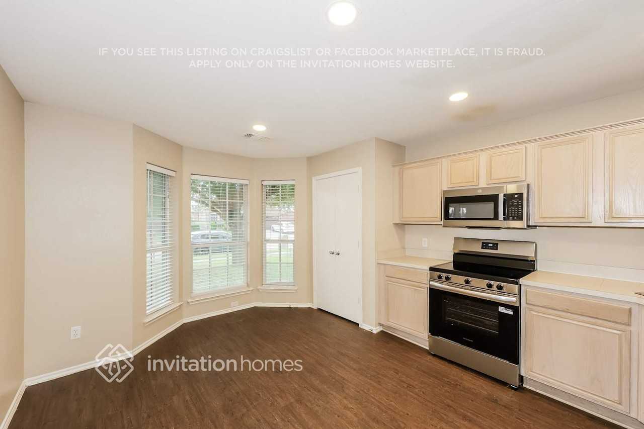 6902 Evening Shade Ln - Photo 7 of 17