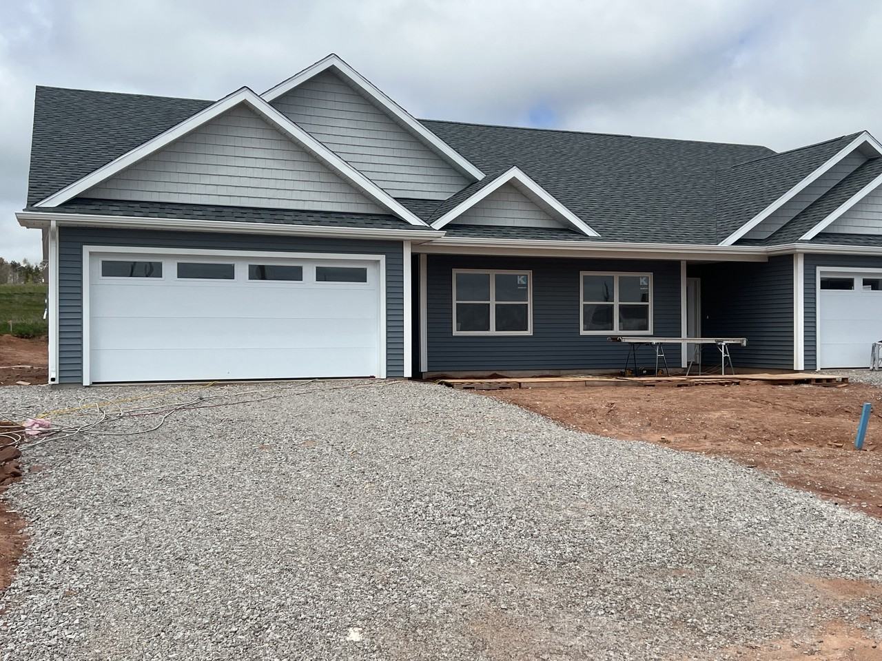 39 Violet Crescent #1