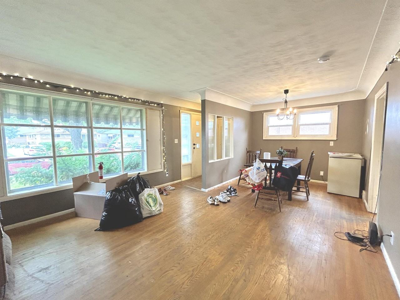 17 Elizabeth Crt - Photo 3 of 19